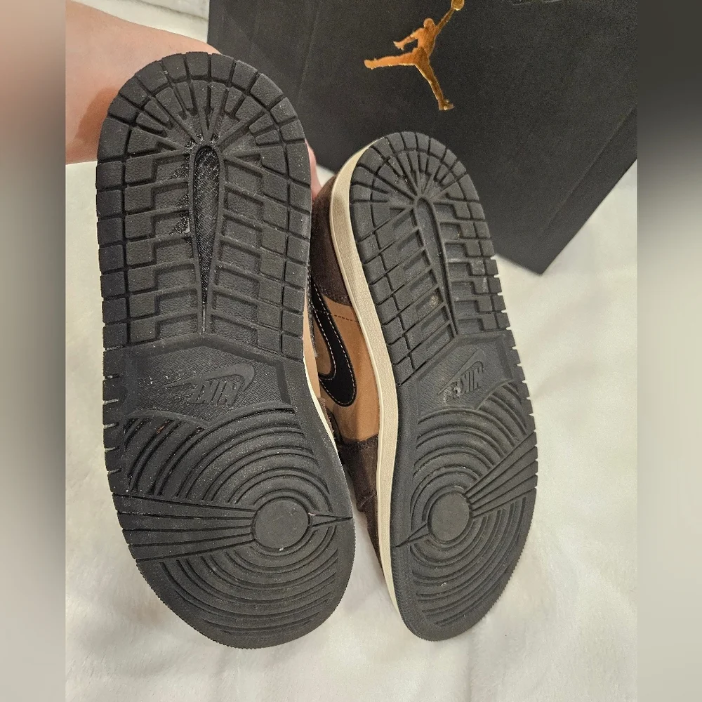 Nike Men's Air Jordan 1 Mid SE Brown Leather Shoe Size w/COA - Size 8 | Euro 41 - Picture 4 of 8